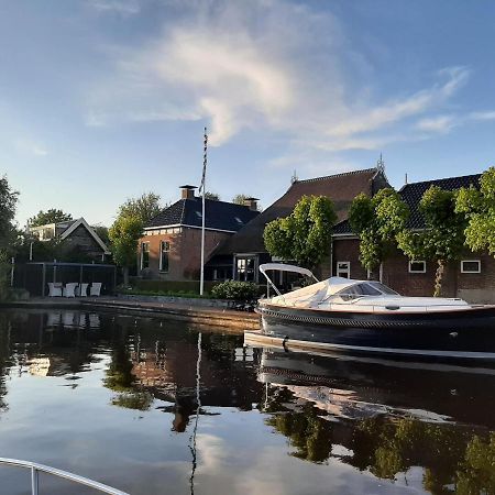 Puur Eastermar - Monumentaal, Authentiek En Luxe Koetshuis Aan Open Vaarwater Met Jacuzzi En Sauna Oostermeer Екстер'єр фото