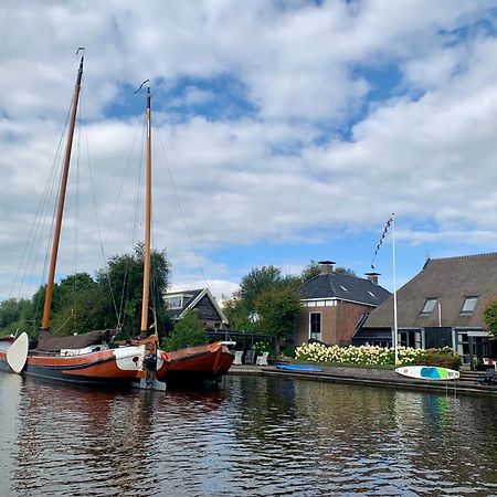 Puur Eastermar - Monumentaal, Authentiek En Luxe Koetshuis Aan Open Vaarwater Met Jacuzzi En Sauna Oostermeer Екстер'єр фото