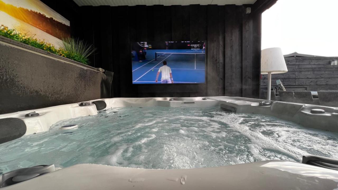 Puur Eastermar - Monumentaal, Authentiek En Luxe Koetshuis Aan Open Vaarwater Met Jacuzzi En Sauna Oostermeer Екстер'єр фото