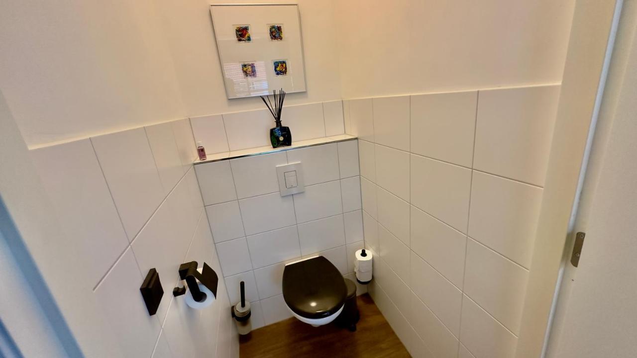 Puur Eastermar - Monumentaal, Authentiek En Luxe Koetshuis Aan Open Vaarwater Met Jacuzzi En Sauna Oostermeer Екстер'єр фото