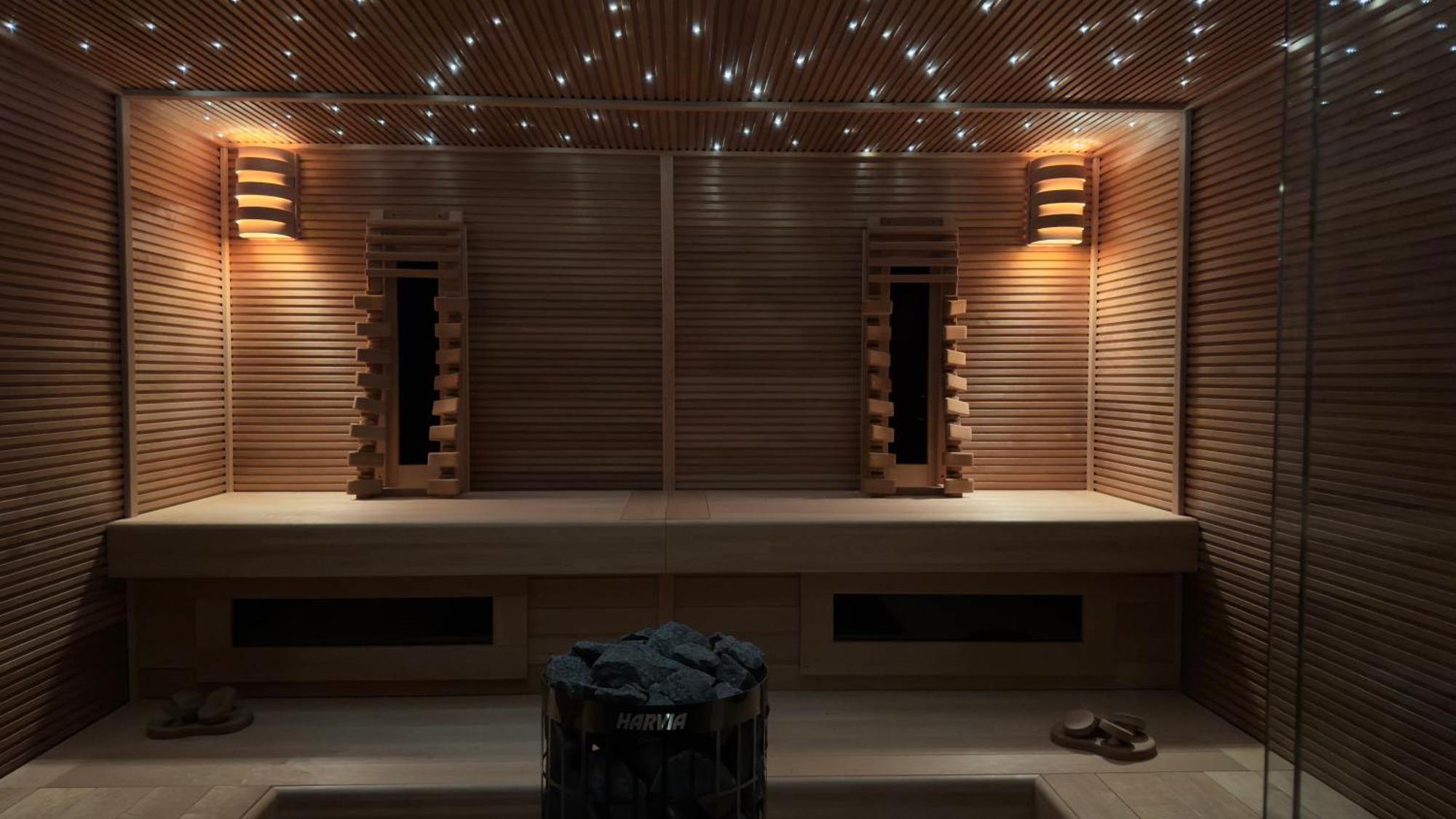 Puur Eastermar - Monumentaal, Authentiek En Luxe Koetshuis Aan Open Vaarwater Met Jacuzzi En Sauna Oostermeer Екстер'єр фото